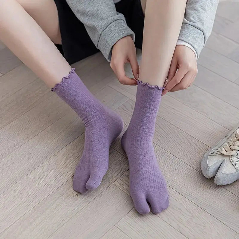 Brown Lace Ankle Tabi Socks