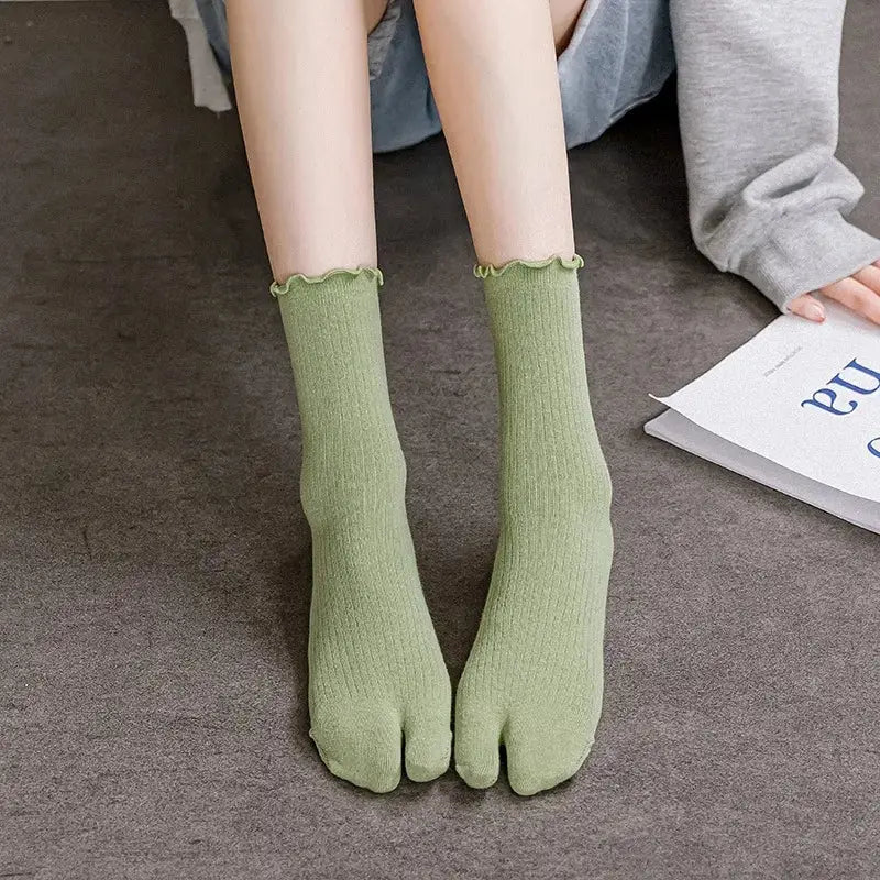 Brown Lace Ankle Tabi Socks